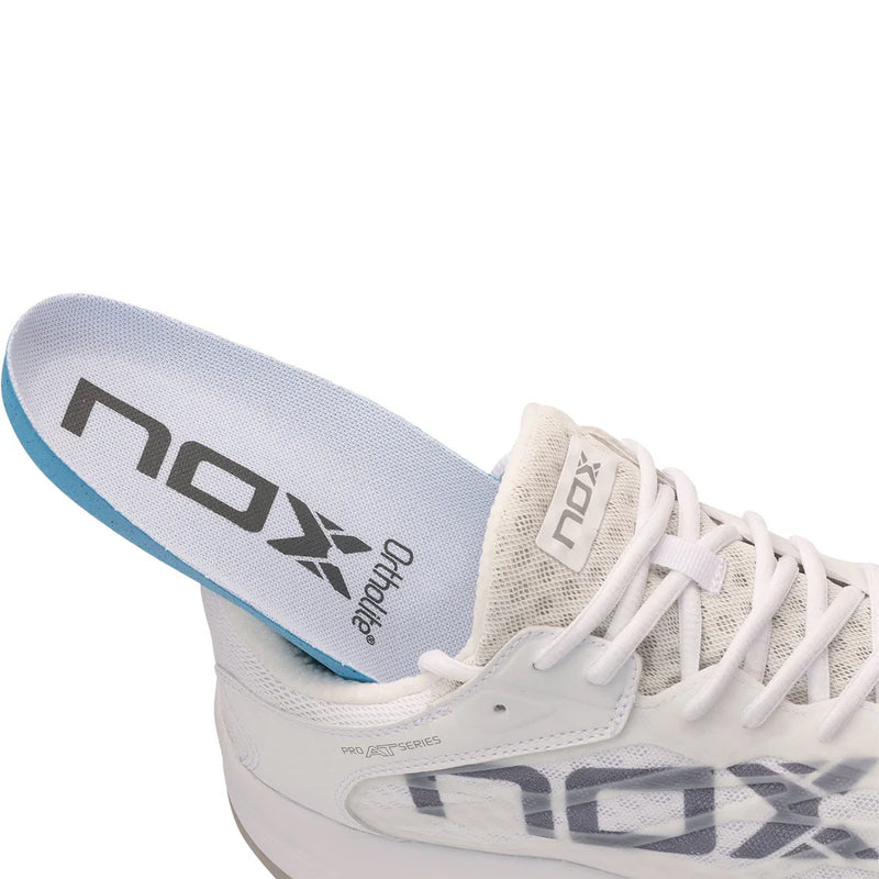 Load image into Gallery viewer, Nox AT10 LUX Padel Schoen Wit / Grijs
